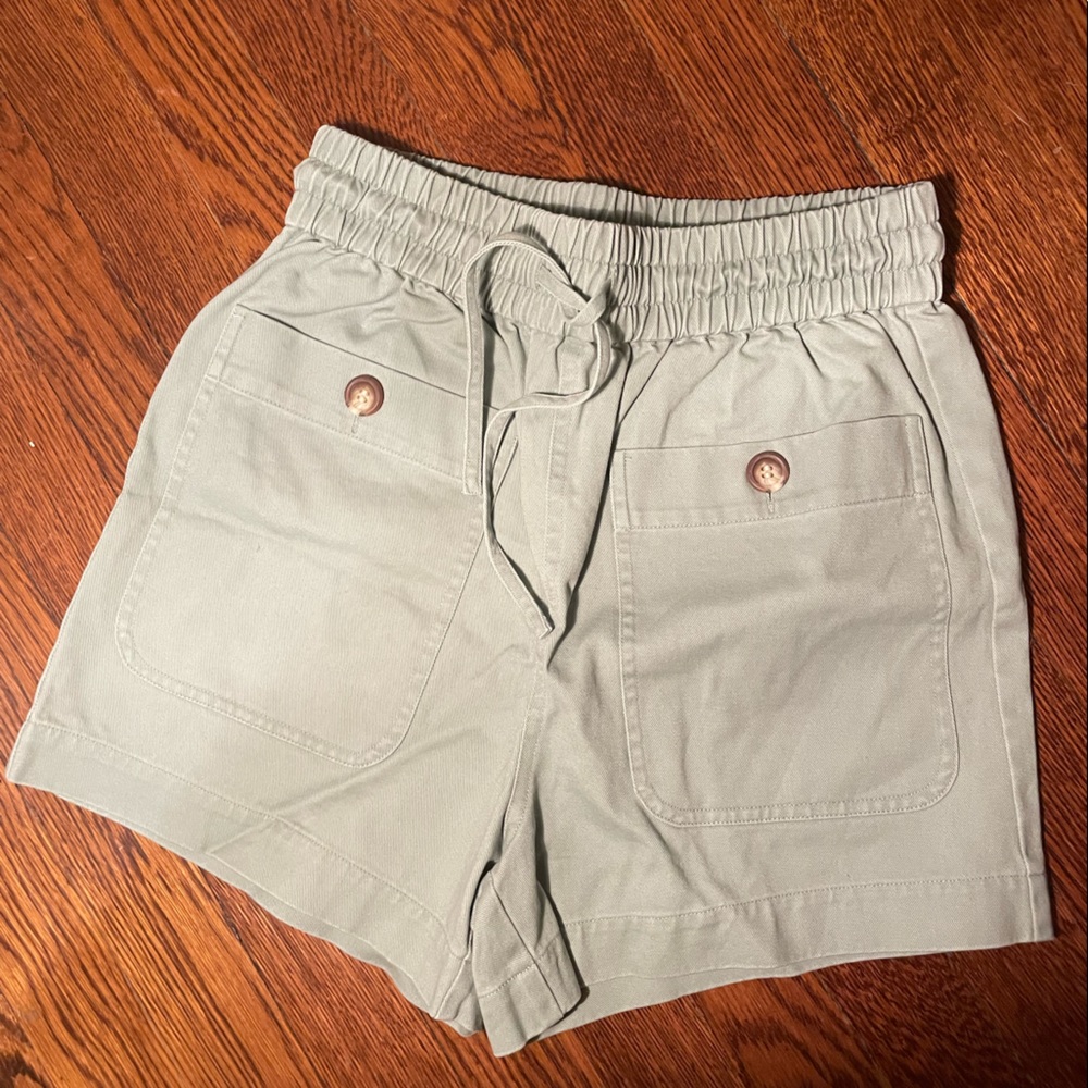 & Other Stories light green shorts in a size XS